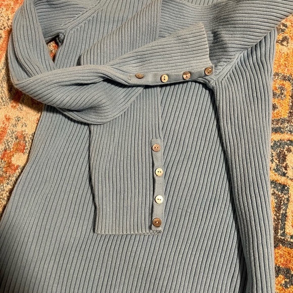 Lands End blue ribbed cotton sweater crewneck with sleeve button detail - Picture 6 of 8